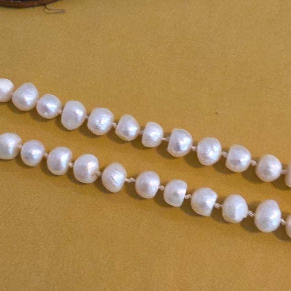 Vintage Knotted Fresh Water Pearl Necklace w/ 925 Silver Toggle "Cable" Clasp - Picture 14 of 16